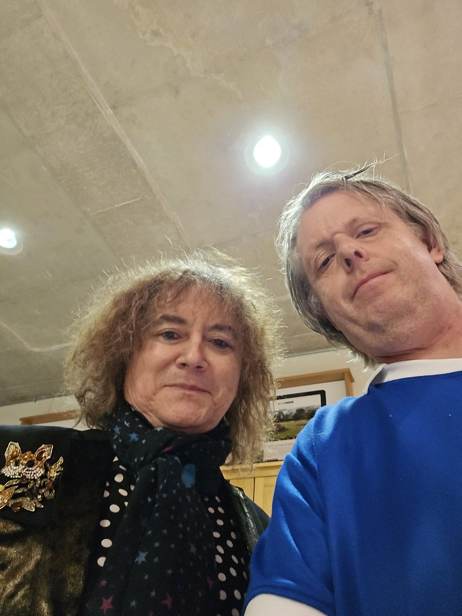 1980sRewind's tweet photo. @TRextasyBand 
Not just tribute 🎸
Keeping the spirit of T Rex alive ✨️
#BornToBoogie https://t.co/y896KzfBGA