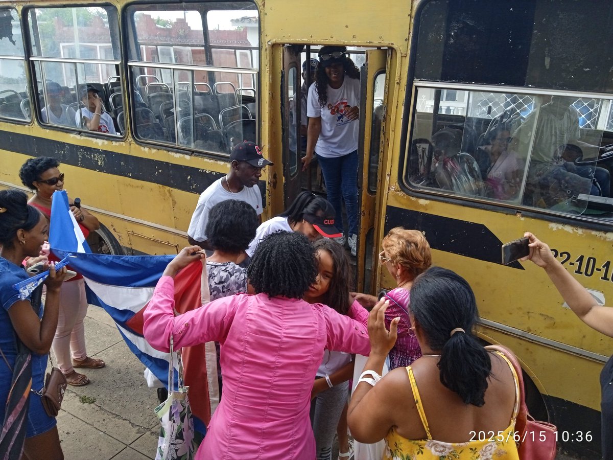 AcostaBouc14485's tweet photo. Lindas experiencias y grandes expectativas cuentan los delegados #Canderarienses al regresar de la Asamblea Pioneril Nacional. #OPJM64 #DMECandelaria https://t.co/XTRGU8SYRO