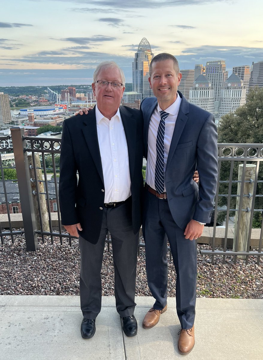 TeamVanderHorst's tweet photo. Happy Father’s Day to the most selfless, caring, supportive, and entertaining father and grandfather we could ask for. Lucky to have you in all of our lives! https://t.co/xh1bPRd5Kh