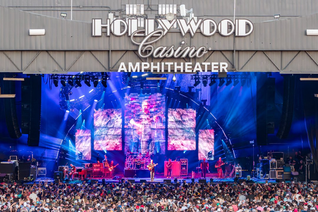 Hollywood Casino Amphitheater (@hollywoodampstl) on Twitter photo Thanks for joining us for a beautiful Saturday night with <a href="/davematthewsbnd/">Dave Matthews Band</a> โค๏ธ More pics @ livemu.sc/45U4lxd
Photos by Kenny Williamson / RKNPHOTO Thanks for joining us for a beautiful Saturday night with <a href="/davematthewsbnd/">Dave Matthews Band</a> โค๏ธ More pics @ livemu.sc/45U4lxd
Photos by Kenny Williamson / RKNPHOTO