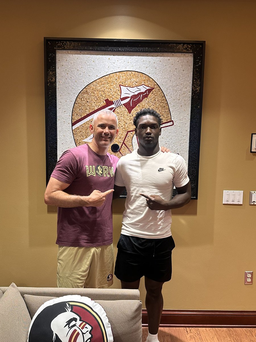 Bamwhitfield's tweet image. #AGTG after an great camp with @Coach2Bless @psurtain23 and great conversation with @Coach_Norvell OVERLY BLESSED to receive an offer from Florida state @cmitchell2284
@Coach_JGill @chadmavety55
@CoachBroomfield @Coach_LBennett
@ChrisR_Bryant @Royals_FB @1NEStep_SP @JohnGarcia_Jr