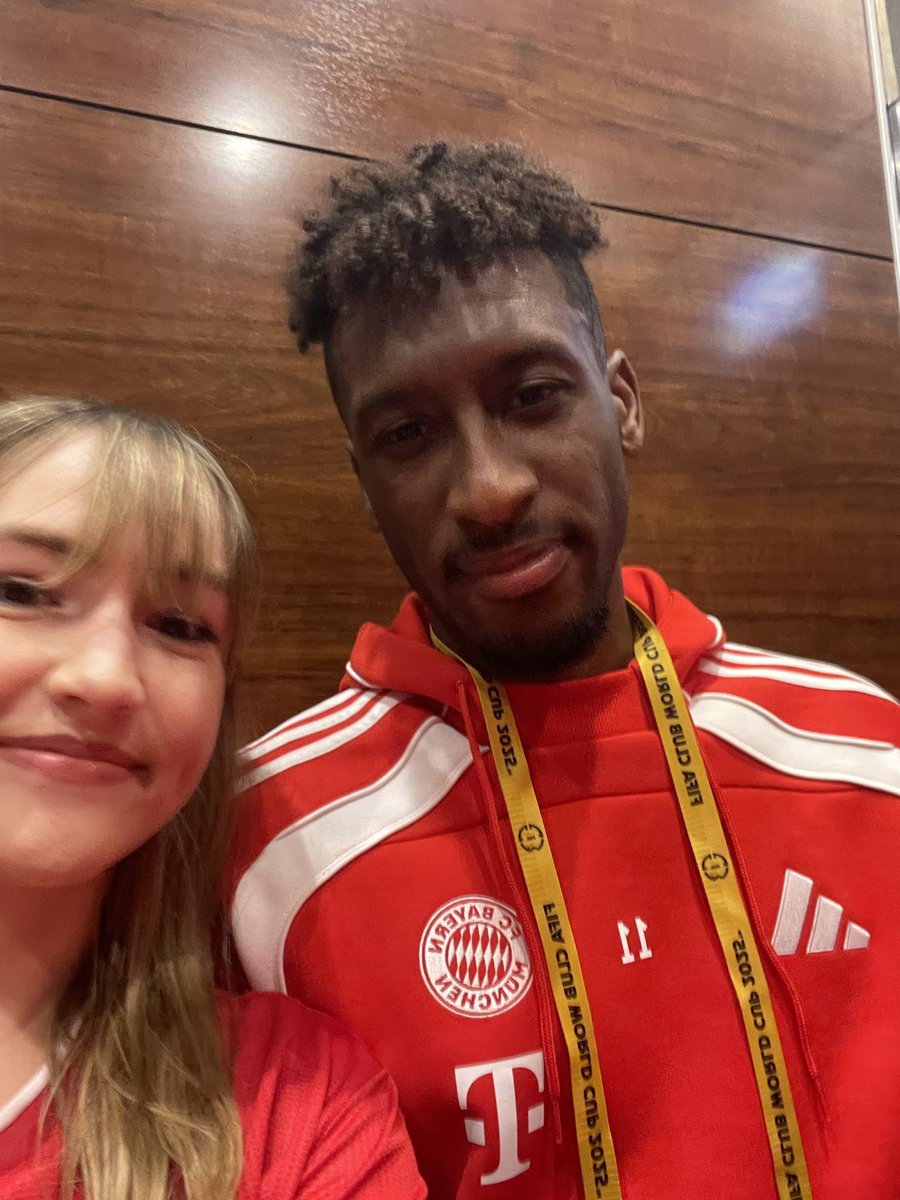 cateburch's tweet photo. Had so much fun watching Bayern Munich play at Cincy! I got to meet Rafinha, Neuer, Coman, and Upa!! https://t.co/8Bh5y14XFW