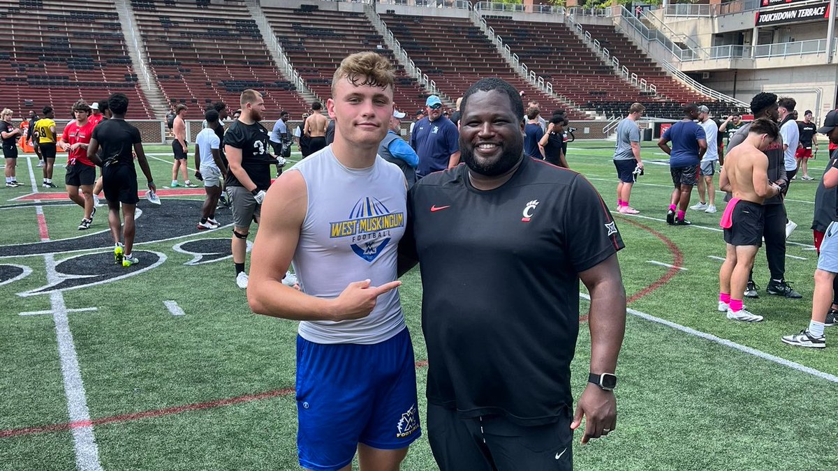 Six Star Football | PLUS+ (@sixstarfootball) on Twitter photo EVENT COVERAGE | Linebackers Impress at Cincinnati Prospect Camp - Six Star Football
📍Cincinnati, OH
🔥From big speed edge OLBs to explosive inside play readers middle men shine
📖Scouting Reports + Standouts
STORY: ▶️sixstarfootball.com/article/event-…
<a href="/BrandonAdamsjr/">Brandon “BJ” Adams Jr(2027)</a> <a href="/NolanFlores32/">Nolan Flores</a> EVENT COVERAGE | Linebackers Impress at Cincinnati Prospect Camp - Six Star Football
📍Cincinnati, OH
🔥From big speed edge OLBs to explosive inside play readers middle men shine
📖Scouting Reports + Standouts
STORY: ▶️sixstarfootball.com/article/event-…
<a href="/BrandonAdamsjr/">Brandon “BJ” Adams Jr(2027)</a> <a href="/NolanFlores32/">Nolan Flores</a>