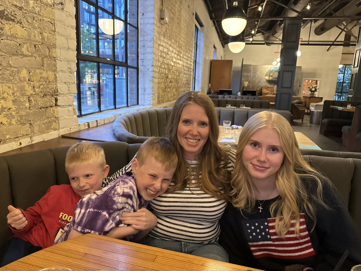 jarredthegeek's tweet image. I’m a VERY lucky dad. Here’s a post to help the guys that are not doing well and want a peaceful and happy home.
1. Don’t marry for looks. A good wife is never defined by looks. It’s defined by her skill set and personality and all of that must mesh into your personality and…
