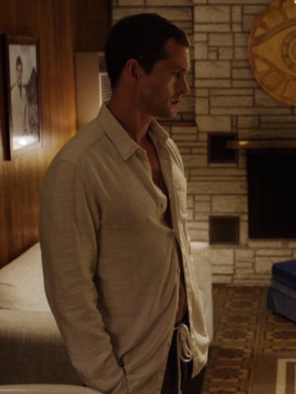 vndeadoll's tweet photo. genuinely cannot describe how much i love his build as cal roberts. perfect balance of softness and muscle im going feral chat #calroberts #hughdancy https://t.co/Iv4bqoqInV