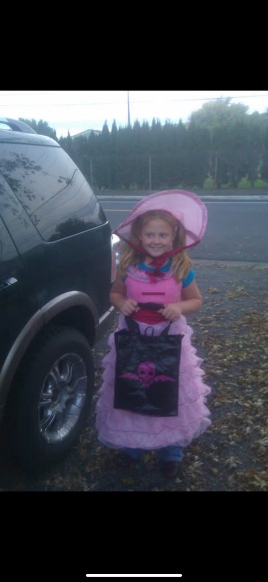 Spring28's tweet image. Congrats to Lola Mae!! #uwbgrad25