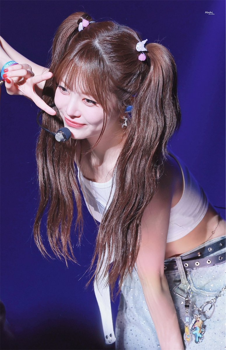 250615
✌🏼✌🏼

#LE_SSERAFIM #르세라핌
#HONGEUNCHAE #EUNCHAE #홍은채 #은채