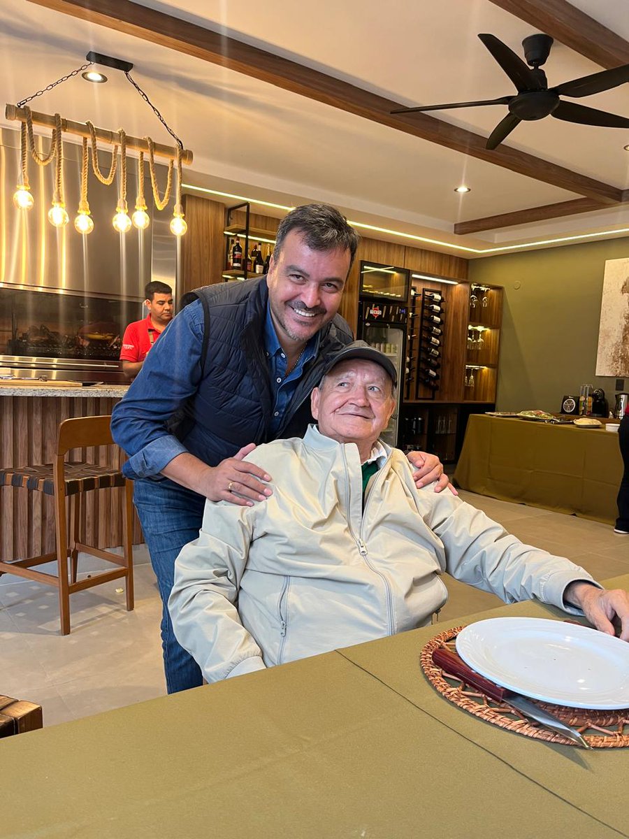 Feliz día del padre mi leka querido 🔵🔴🌪️