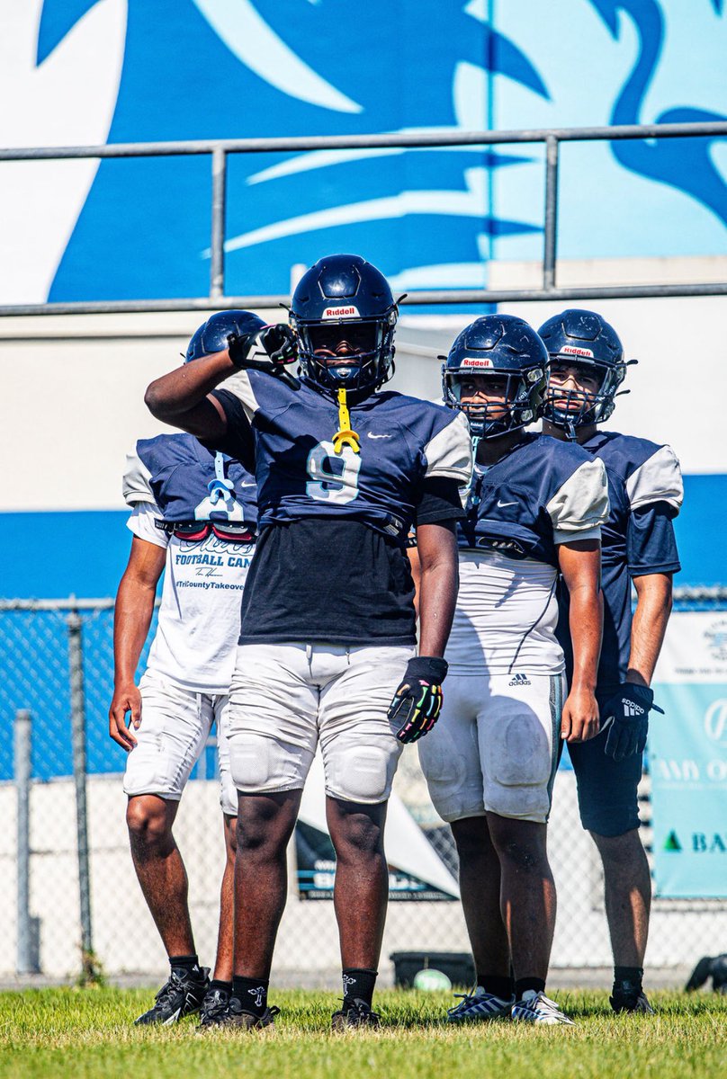 Brandon w. Howard (@nueveb9_) on Twitter photo Brandon Howard
(class of 27)
OLB/Edge
6’1
220
<a href="/PantherPride305/">Miami 🅿️almetto Football</a>
hudl.com/v/2SBYK4 Brandon Howard
(class of 27)
OLB/Edge
6’1
220
<a href="/PantherPride305/">Miami 🅿️almetto Football</a>
hudl.com/v/2SBYK4