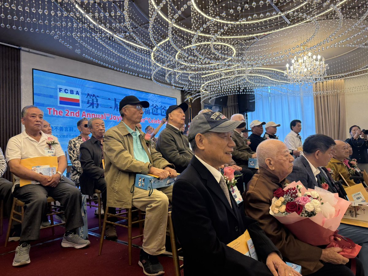 Father’s Day lunch with <a href="/SenSchumer/">Chuck Schumer</a> and <a href="/tu_petertu1117/">Peter Tu</a>. Thanks for honoring the men in our communities FCBA