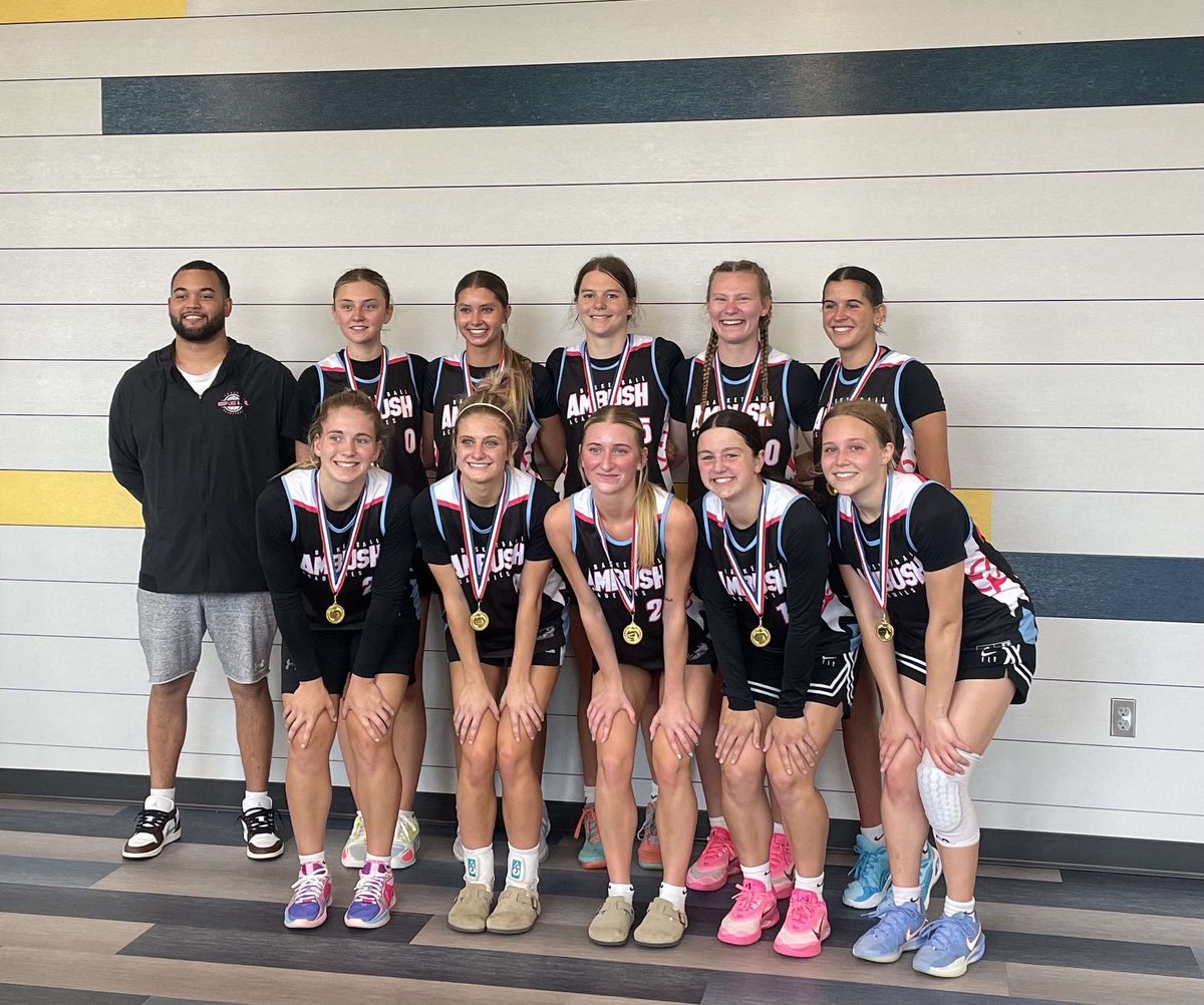 Congrats to our 1️⃣7️⃣U Hooks team for going 4️⃣-0️⃣ and winning their pool this weekend🏆 Good job, ladies‼️

This group has been playing together for years and it’s always fun watching them compete!!