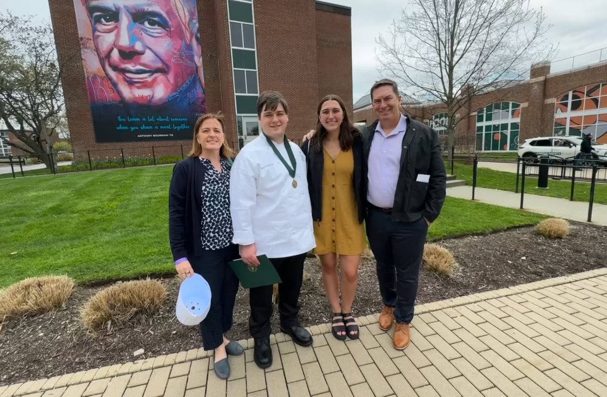 adittmar's tweet image. I enjoyed a visit to see our son Graham, who is working as a chef after graduating from culinary school. We are so proud of the young man he’s become. Dads make a special difference in their children’s lives.♥️ Happy Father’s Day to all the dads, including my husband, Bob!