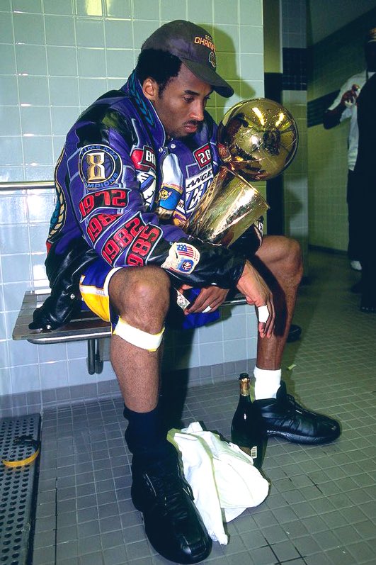 LakeShowYo tweet media