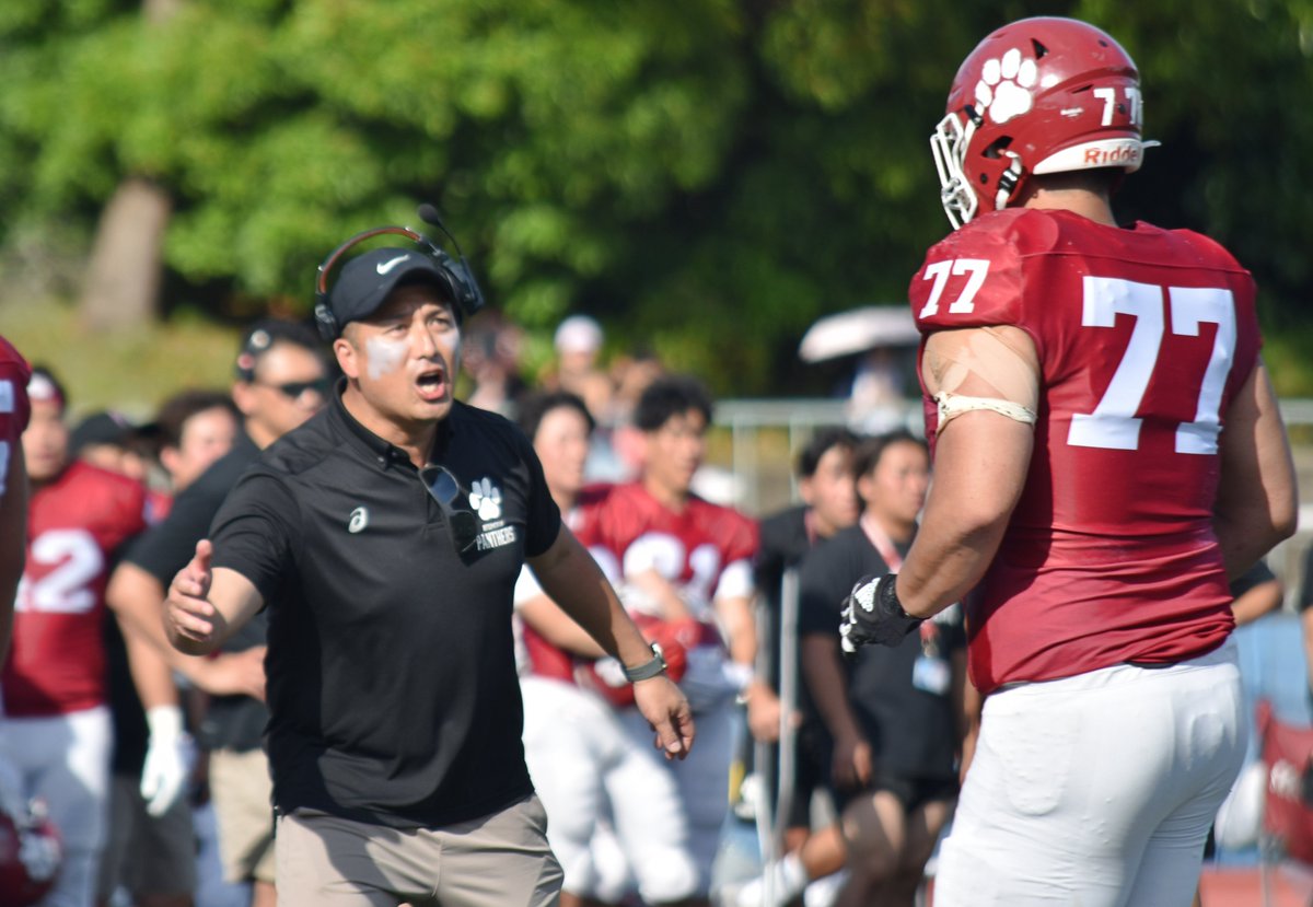 footballstore55's tweet image. 第75回神戸ボウル
立命館大 15-22 エレコム神戸
立命館・高橋健太郎監督の試合後コメント

（あと少しでした）
くうー。悔しいです。勝てた試合でした。
（前半はスナップミスが多かったですね）…