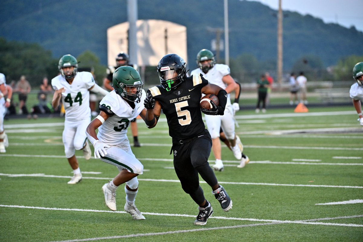 Class of 2027 
RB/ATH 
- 📲 (610)-223-8825
HC: Kyle Donahue (267)-280-7193

hudl.com/v/2QpwUg