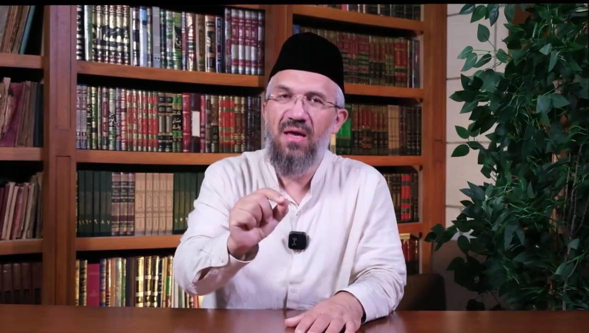 🗣️ İhsan Şenocak:

"Hedef israil olduktan sonra taştan füzeye atılan her şey kıymetlidir."
