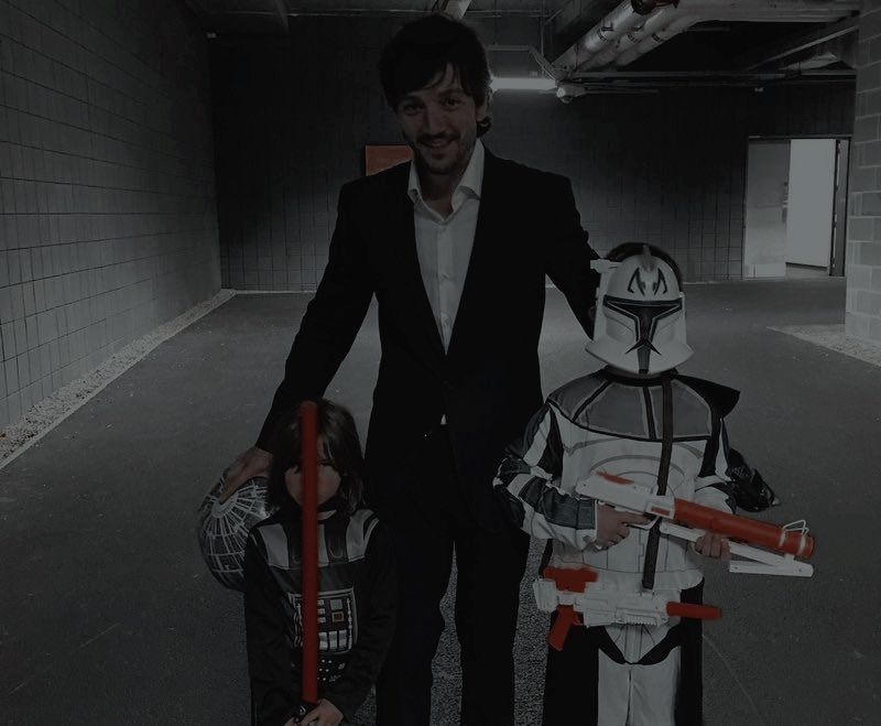 metaldelamor's tweet photo. ︎
  ︎
           
     𝐢nstagram 𝐩ost   .   𐙚   ⋆   ☽
     𝘅𝗶𝗺𝗲𝗹𝘂𝗻𝗮   mini xime, mini 
     xavi y papá, feliz día pa🩵

ㅤ https://t.co/YebQHB3iY4