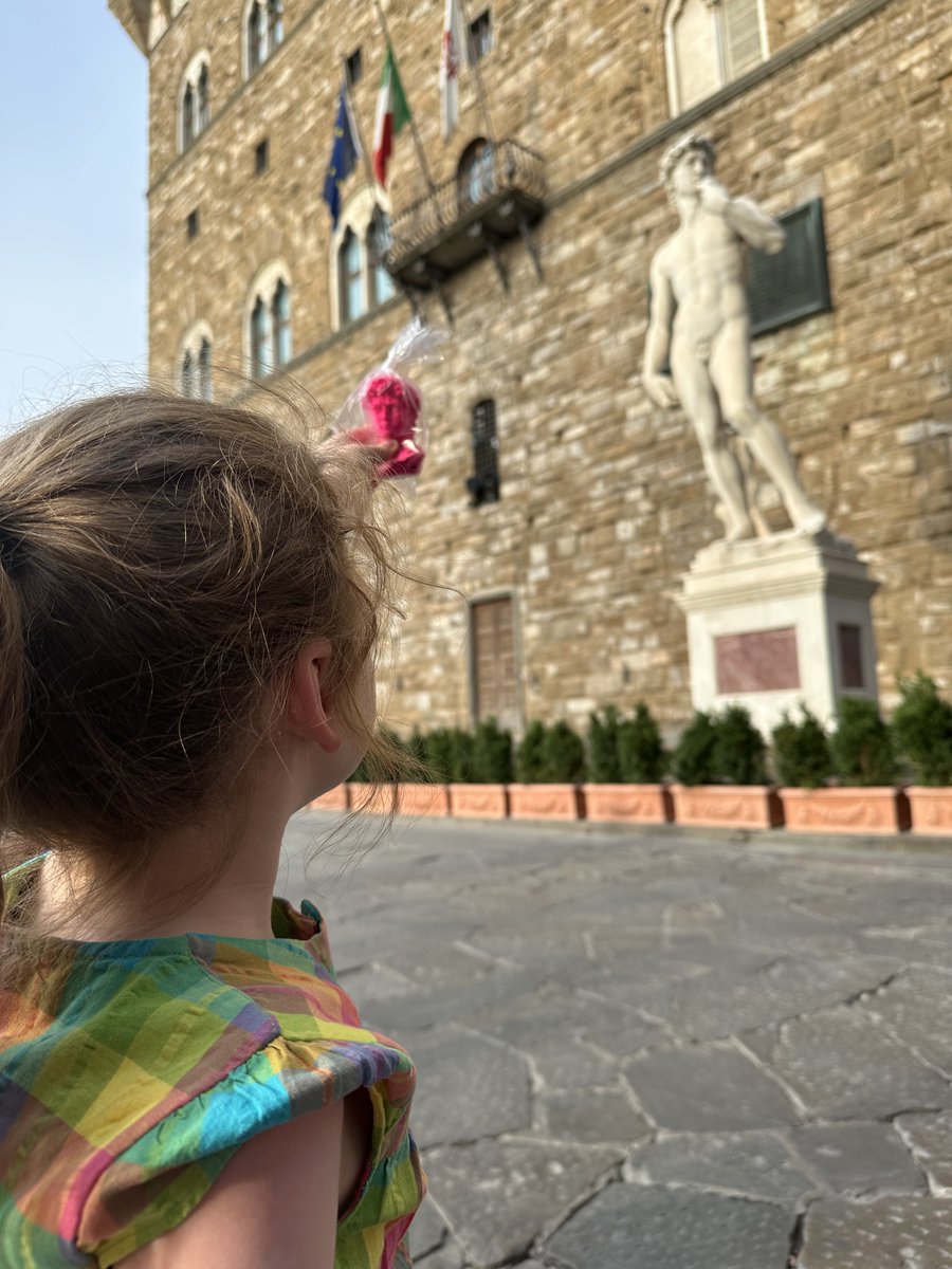 runarorama's tweet image. 5yo compares her souvenir to a statue