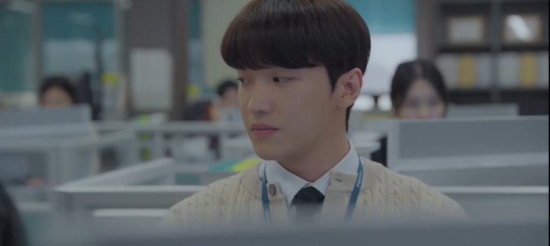 dearbubble7's tweet photo. if he decides one morning to come to the office and burn it down completely , i'll support him >>>

#미지의서울 #OurUnwrittenSeoul #OurUnwrittenSeoulEp8 https://t.co/0x53xdSTJt