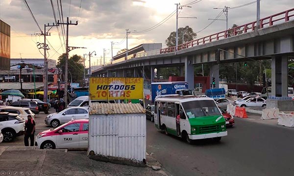 2 días en LinkedIn: Muchos perfiles hablan de ciudades ordenadas desde oficinas pulcras, pero ignoran la realidad: comercio informal, taxis pirata, estaciones vivas. La movilidad no es solo infraestructura, es también la gente que la habita. Negar eso es negar la ciudad.
