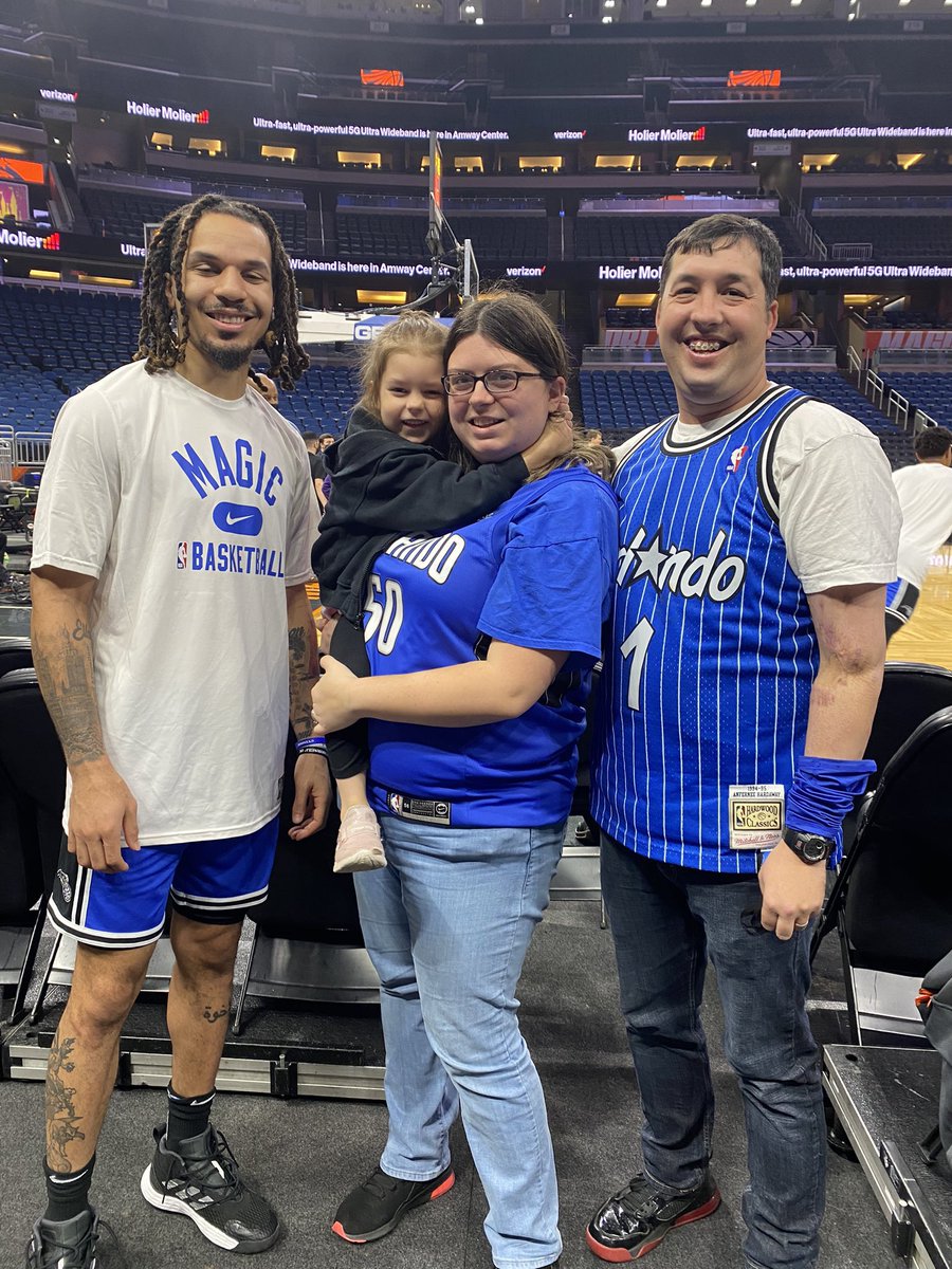 Krlundell's tweet photo. This little 4 year old girl is now 8 and heartbroken 💔 She ran to me crying as soon as she heard. We will miss you greatly, Cole. We will be @The_ColeAnthony fans for life in our house! No matter what jersey, we will ALWAYS support you! Thanks for loving our girl. Much love💙 https://t.co/hwSoZ2Aqnx