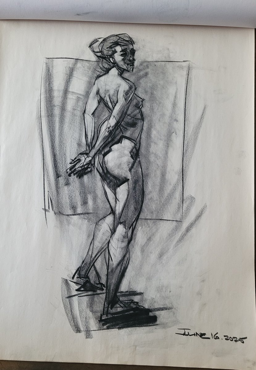 Benlo0's tweet photo. life drawings at TSA Toronto School of Art #lifedrawings #torontoschoolofart #Figures #figuredrawings #drawings #art https://t.co/oA386U9OPW