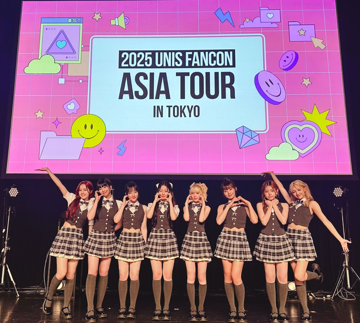 kbsworld_enter's tweet photo. 유니스, 아시아 투어 도쿄 공연 성황⋯팬콘서 첫 日 디싱 발매 깜짝 발표

-유니스, 11곡 무대→게임 코너로 꽉 채운 공연⋯팬심 저격 콘서트 완성
-도쿄 홀린 유니스⋯20일 오사카 공연으로 열도 제대로 달군다

[사진제공 = F&amp;F엔터테인먼트]

#유니스 #UNIS https://t.co/0CK4PA8uoS