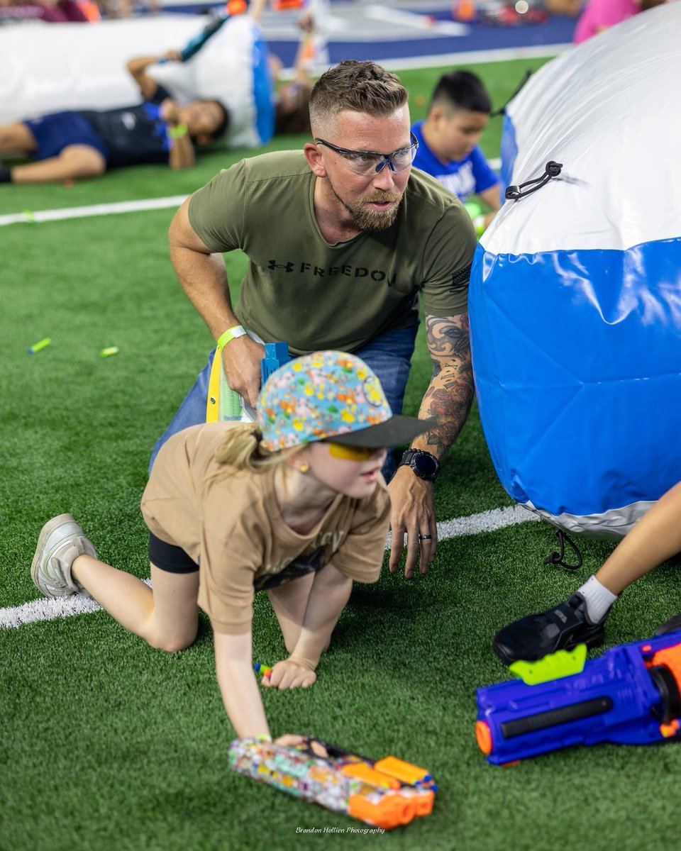 blasterbattle's tweet photo. Happy Father's Day to all the dads, step-dads, grandfathers, and father figures out there! 

Want to make a memory that will last a lifetime? Grab tickets to the LAST Blaster Battle!!

Photo 1 📸 sora_aros1
Photo 2 & 3 📸 Jordan Kendall Photography
Photo 4 📸 Brandon Hollien Photography 

⏰LESS THAN ONE MONTH TO GO!⏰

🚨FINAL EVENT: JEBBX🚨
📆 July 12th, 2025
🏟 AT&T Stadium
https://t.co/PV9dfqZFLs

#JEBBX #haveablast #blasterbattle #jebb #jaredsepicblasterbattle #nerf #zuru #xshot #attstadium #DFW #arlingtontexas #jebbdallas #nerfblaster #xshotblaster #eventbrite #epic #allages #familyfun #FathersDay