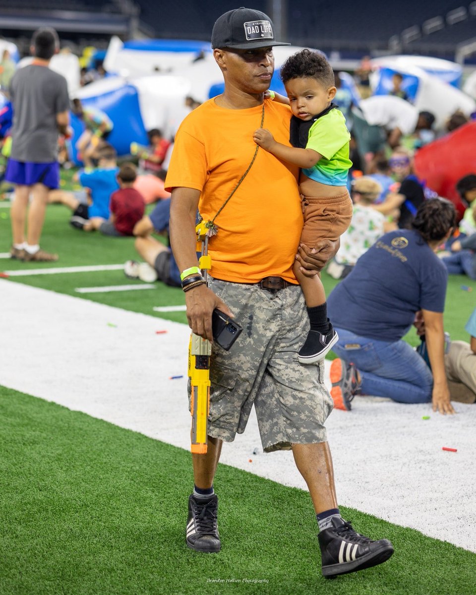 blasterbattle's tweet photo. Happy Father's Day to all the dads, step-dads, grandfathers, and father figures out there! 

Want to make a memory that will last a lifetime? Grab tickets to the LAST Blaster Battle!!

Photo 1 📸 sora_aros1
Photo 2 & 3 📸 Jordan Kendall Photography
Photo 4 📸 Brandon Hollien Photography 

⏰LESS THAN ONE MONTH TO GO!⏰

🚨FINAL EVENT: JEBBX🚨
📆 July 12th, 2025
🏟 AT&T Stadium
https://t.co/PV9dfqZFLs

#JEBBX #haveablast #blasterbattle #jebb #jaredsepicblasterbattle #nerf #zuru #xshot #attstadium #DFW #arlingtontexas #jebbdallas #nerfblaster #xshotblaster #eventbrite #epic #allages #familyfun #FathersDay