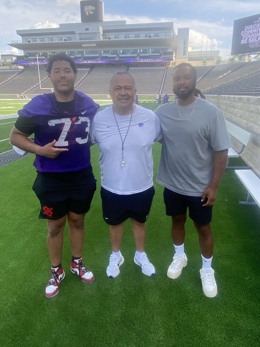 AdrianBekibele's tweet image. After a great workout and conversation with @CoachMikeTui and @CoachBuddyWyatt I’m blessed to say that I got a offer from @KStateFB
@PPIRecruits @BCollierPPI @RigFootball @CoachEhrenreich @TomLoy247 @Andrew_Ivins @ChadSimmons_ @adamgorney @SWiltfong_ @247recruiting @On3Recruits