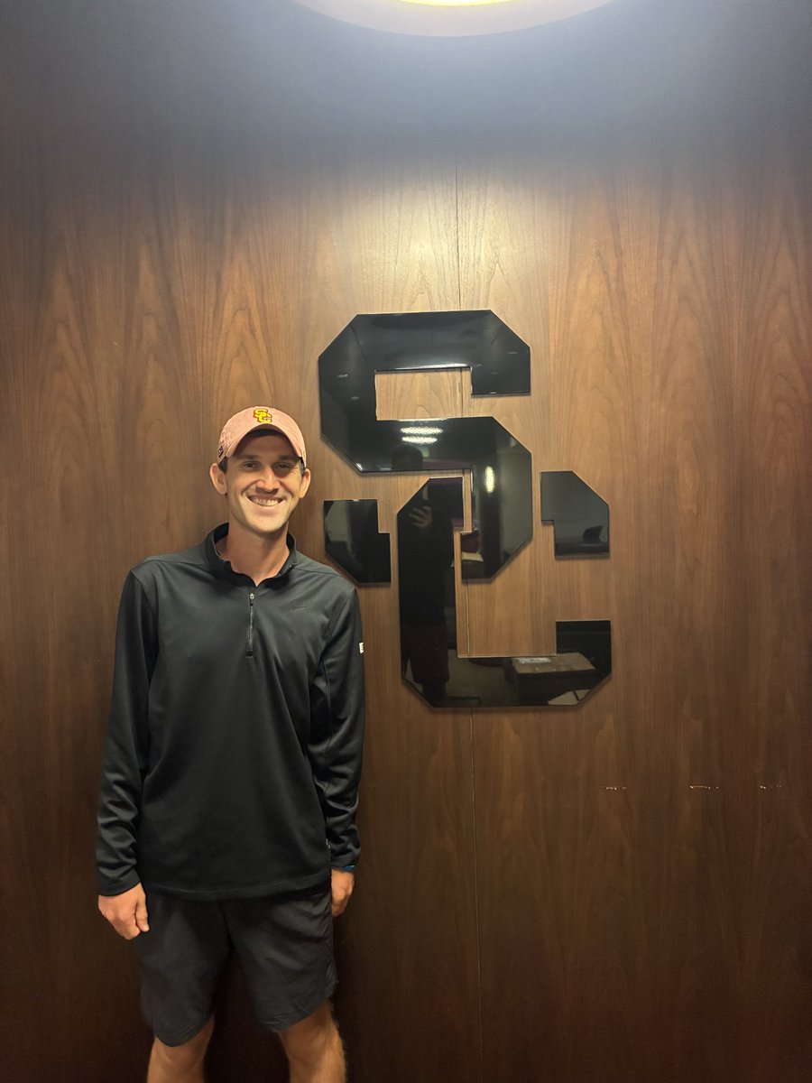 Parsa_Nemati's tweet image. After 1 season as the @WavesTennis assistant coach, Ben Goldberg (@UCLATennis '21) is the new @USCWomensTennis assistant coach. Helped the Bruins win three Pac-12 regular-season 🏆 & 1 tournament 🏆 as a player & also spent three seasons as the assistant coach at his alma mater.