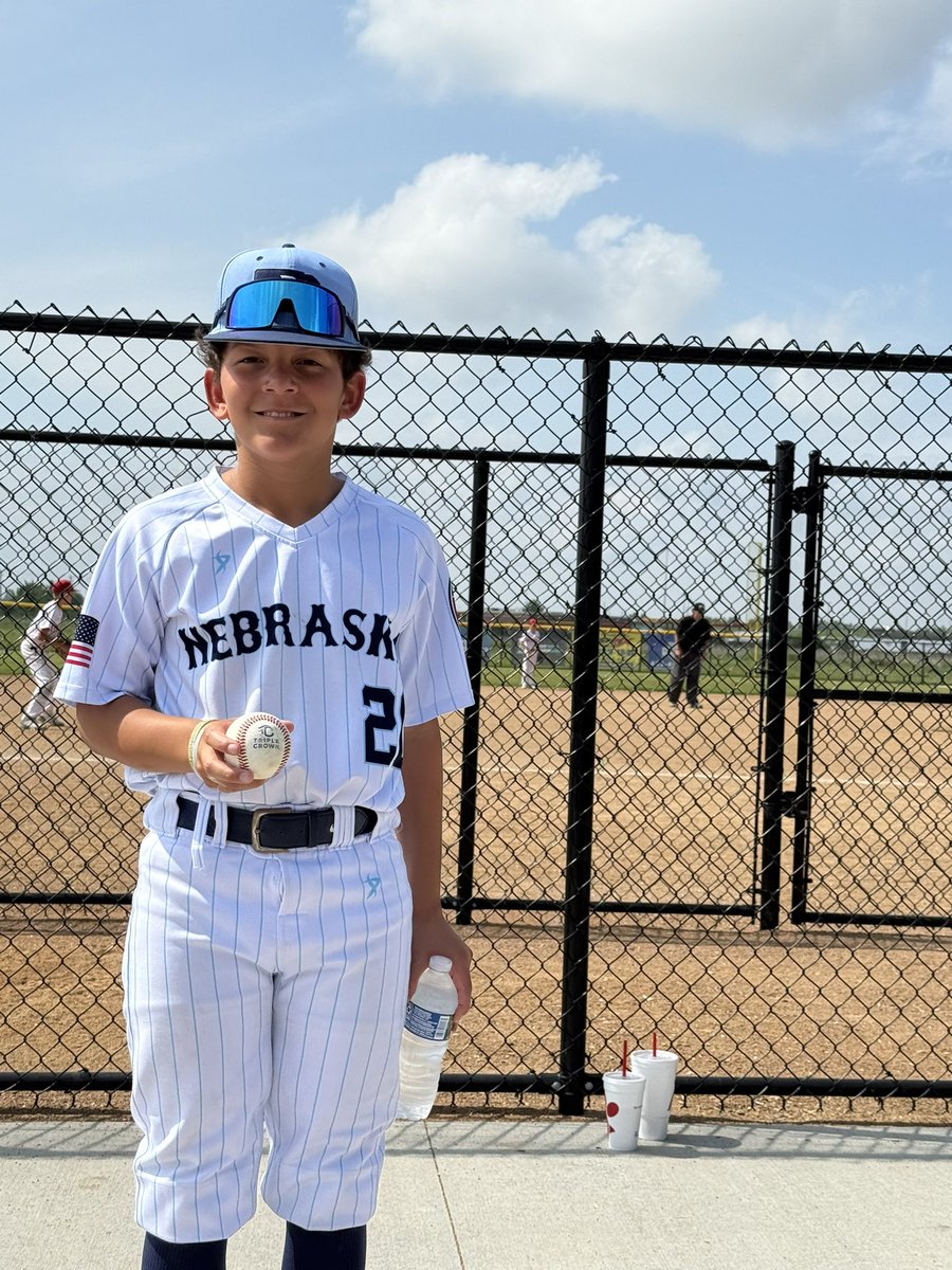 CoachKristaWood's tweet image. This past week was a BIG week for the Wood boys! Myles is officially a preschool graduate! Braxton hit his 1st ever Homerun! 💙🎓💙⚾️