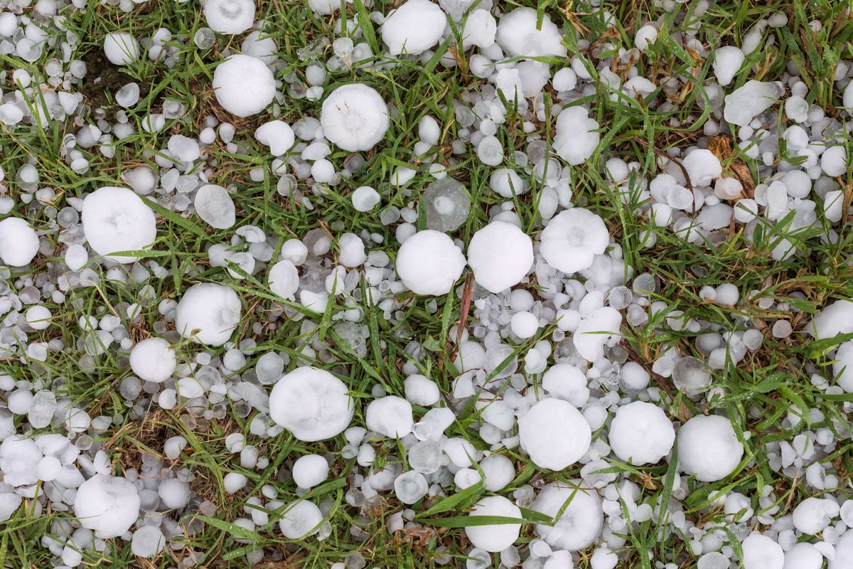 Homeowners insurance is your safety net when a hailstorm wreaks havoc on your roof. Before a conversation with a professional roofing contractor, get started with these tips.

What to know after a hailstorm:
👉 ow.ly/k1Lh50W9ErK

#HailDamageRepair #InsuranceClaims <a href="/Holcim/">Holcim</a>