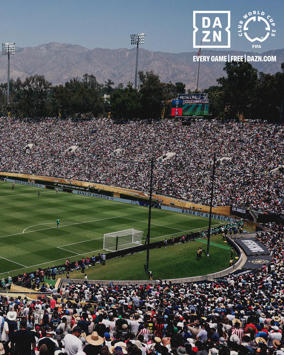 stadiumscorner's tweet photo. عدد الحضور الجماهيري في مباراة أتلتكومدريد ضد باريس سان جيرمان  اليوم بلغ 80.619 ألف متفرج 

رغم إن شكل المدرجات لايمنحك الشعور بإنه ملعب يتسع لهذا الرقم  أحد يعرف وش السبب؟ https://t.co/LmLjGTfFJ7