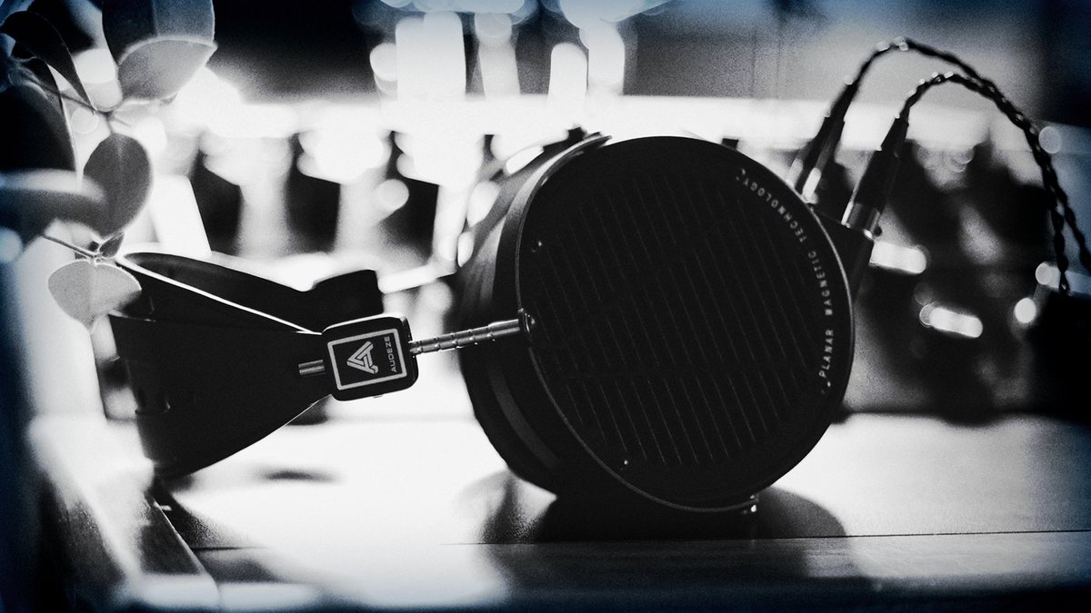 LCD-X courtesy of Ian Kelly! 
#AudezeInTheWild @iankellysmusic