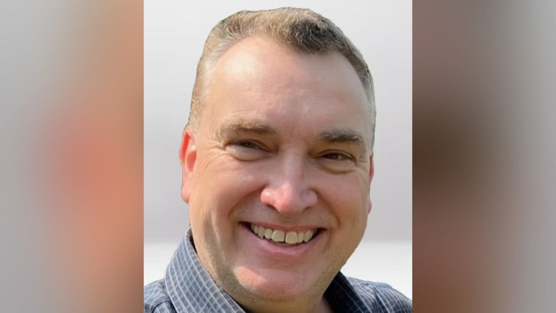 nicksortor's tweet photo. 🚨 #BREAKING: Assassin and Tim Walz associate Vance Boelter has been taken into custody after surrendering to police in the woods near Green Isle, MN, per KSTP

This comes after a MASSIVE search operation with multiple agencies involved.

He supposedly was spotted by a drone and put his hands up

h/t @lizcollin