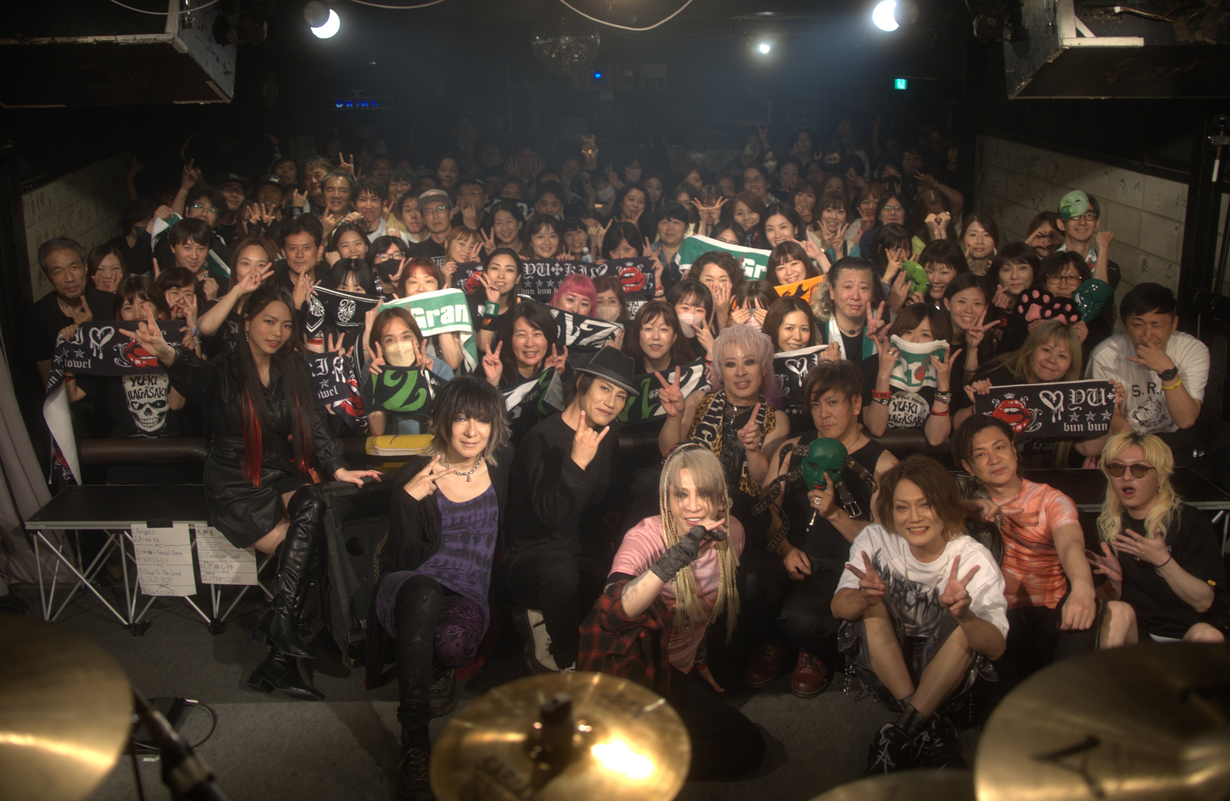 【非売品】SIAM SHADE★栄喜・なっちん★ホットウェーブ優勝記念カセット✨ GtRhPssbIAA6Li2.jpg