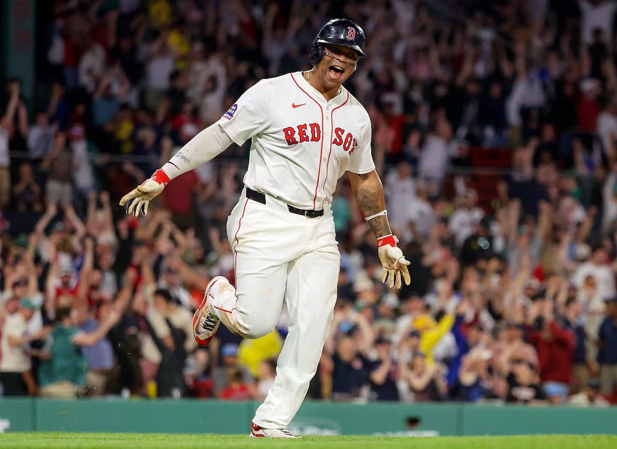 Elvin Castillo (@elvincastillo) on Twitter photo Los @redsox acaban de enviar a <a href="/rafaeldevers8/">rafael devers</a> a los @giantsbaseball_ este será un error tan caro como el que pagaron a Babe Ruth, ese gerente general y Alex Cora van arrepentirse de su error. Éxitos a Carita y seguir haciendo lo que siempre ha hecho. #LaMaldicionDeCarita Los @redsox acaban de enviar a <a href="/rafaeldevers8/">rafael devers</a> a los @giantsbaseball_ este será un error tan caro como el que pagaron a Babe Ruth, ese gerente general y Alex Cora van arrepentirse de su error. Éxitos a Carita y seguir haciendo lo que siempre ha hecho. #LaMaldicionDeCarita