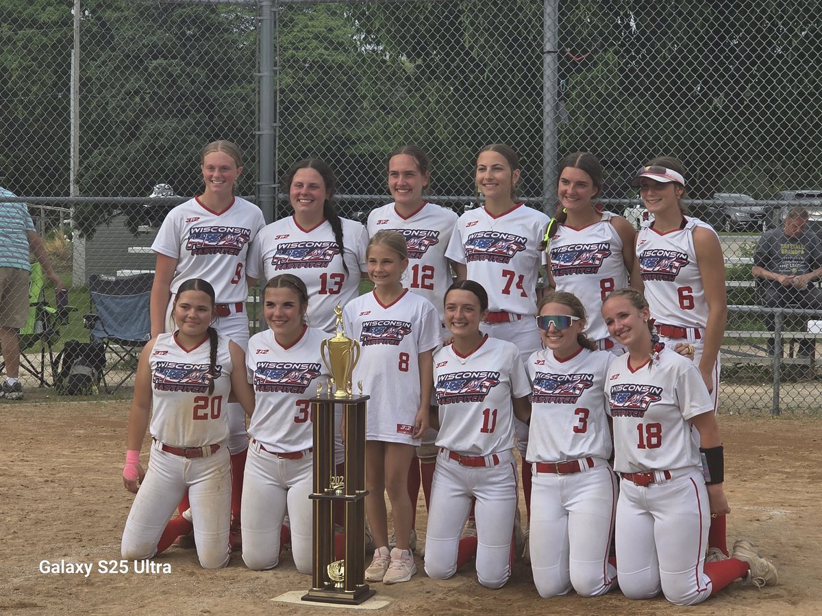 CharlotteR_2028's tweet photo. Great 1st place finish this weekend with my girls! We went 7-0🔥.
I finished the weekend with 18 IP, 39 K's and only allowed 1 run. We played as a team with excellent hitting and defense. https://t.co/uWUThRSrGw