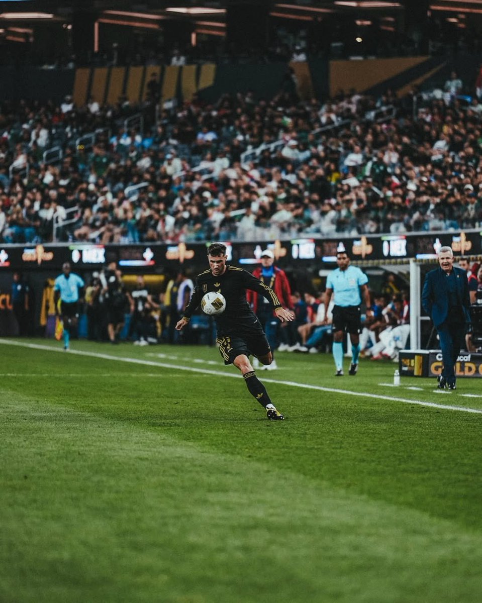 Santgimenez_'s tweet image. Se ganó!! y como siempre lo mejor de la noche fueron ustedes incondicionales, gracias. 🇲🇽❤️🔥 Vamos por más!!