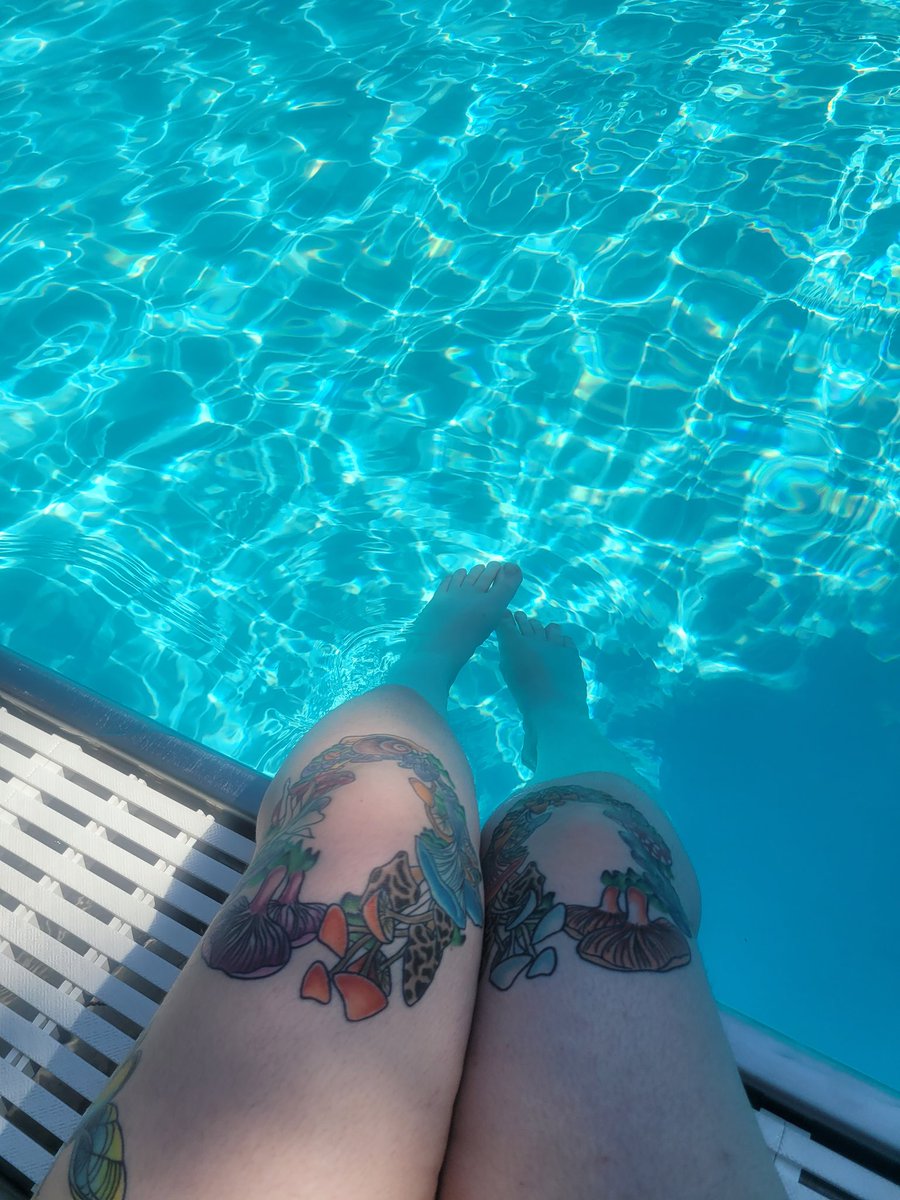 GoddessRubySage's tweet photo. Pool day☀️ relapse with silent sends while I have fun 😘 https://t.co/mK8AI1MPjW