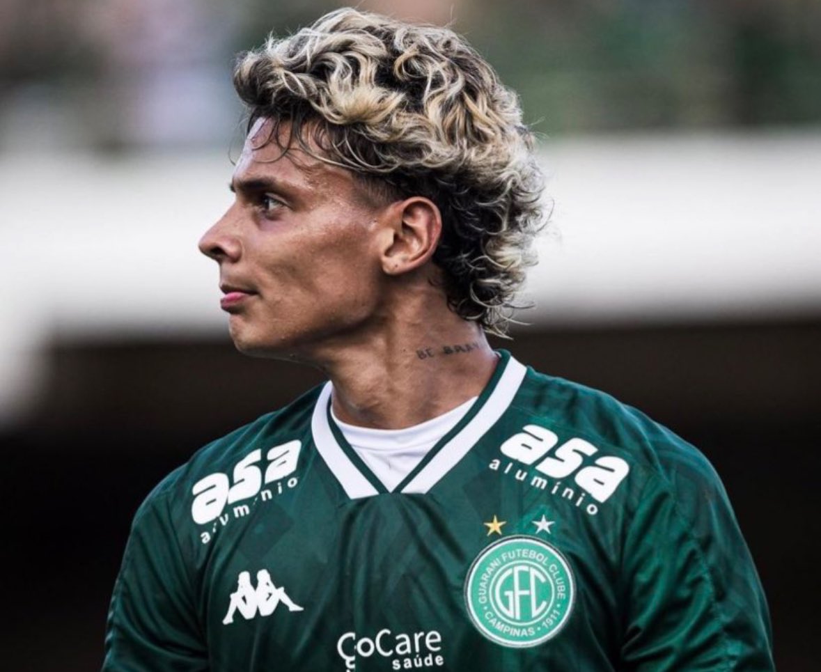 Richard Rios es simplemente espectacular. Centrocampista muy completo. Gran visión de juego y posee una tremenda elegancia y calidad técnica.

Tiene y debe dar el salto a Europa más pronto que tarde.