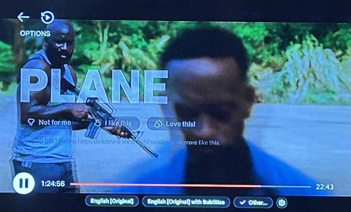 FERNAROYZ's tweet photo. @ModestoFans Vieron a @modestolacen1 en la película #Plane de #Netflix 🤷🏻‍♀️🧐 https://t.co/YwSoxOfeb3