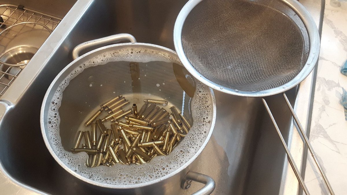 HobbiesHobo's tweet photo. Cleaning brass for reloading is easy!
-
#reloading #brass #prep #handloading #hobbies https://t.co/wTfTHXQEvy