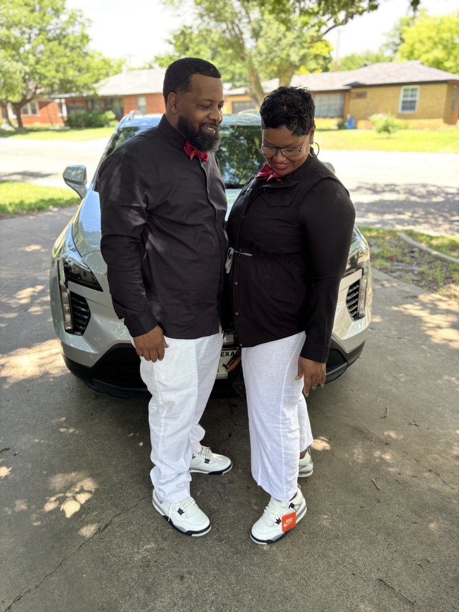 CoachDeeTatum's tweet photo. @SnkrsStock Tennis Shoes and Ties for Father’s Day at Chruch today! https://t.co/rKN9BG8aJx