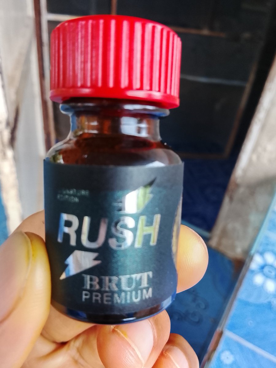 <a href="/Enjoy_here_usa/">ENJOY H.E.R.E ( ร้านหลัก )นำเข้า ฝาแดงUSA</a> กลิ่นนี้เป็นอีกกลิ่นที่สั่งจากทางร้านมาลอง มีความรู้สึกฟินดีมากครับ ดมครั้งแรกมันลอยตึงได้นานมาก อารมณ์มาแบบสุดๆ ลอยค้างได้นาน แข็งตัวสู้ดีมากเลย ฟินดีแท้#ป๊อปRONIN