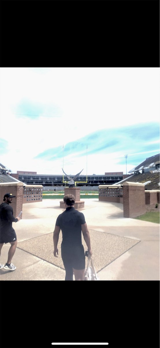 jjbolz3's tweet image. Had an amazing visit over the weekend at Southern Miss! The relationship is super strong and Iβm excited for whatβs to come there.
@coach_semore
@CoachHuff
@Coach_Gamboa_
@CoachRodeBV
@CoachVillegasBV