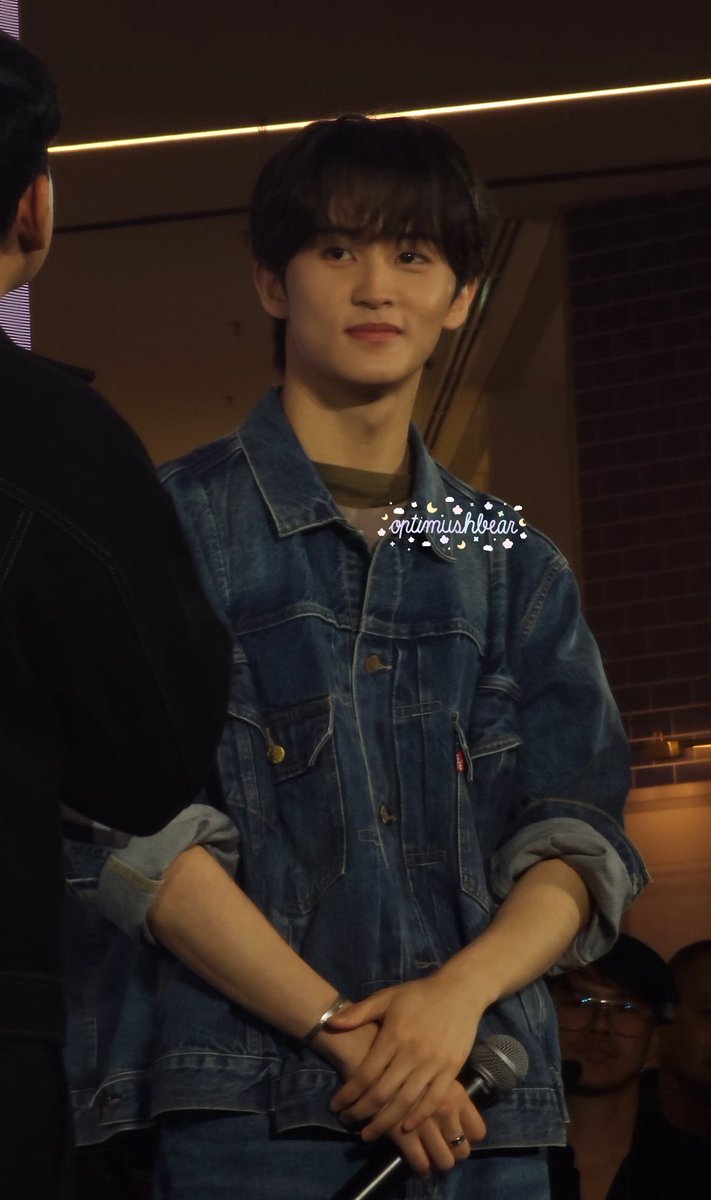 𝙗𝙡𝙪𝙚 .◜◡◝ tweet media