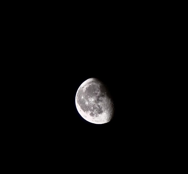 XOXOnr125's tweet photo. 16June…..
He was far from whole, yet his beauty caught me off guard…
Just like so many things that never gave me enough, yet I still couldn’t hate.”
🌘🖤
#MoonThoughts #IncompleteButBeautiful https://t.co/l0Tz6YvpnY