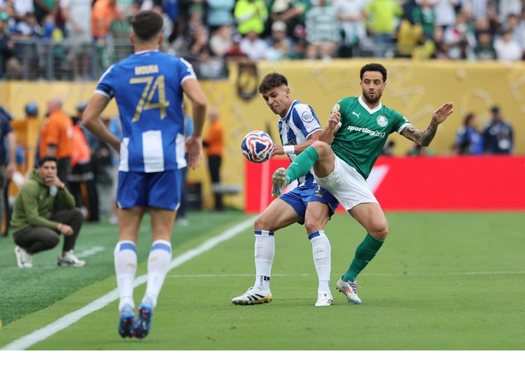 O melhor Palmeiras das nossas vidas não conseguiu ganhar ao pior FC Porto dos últimos 40 anos.

Se calhar isso diz alguma coisa, amigos brasileiros...